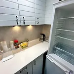 Appartamento White 2 Metro Wifi 600 Mbs 75'tv Netflix, Disney+ Hbo *