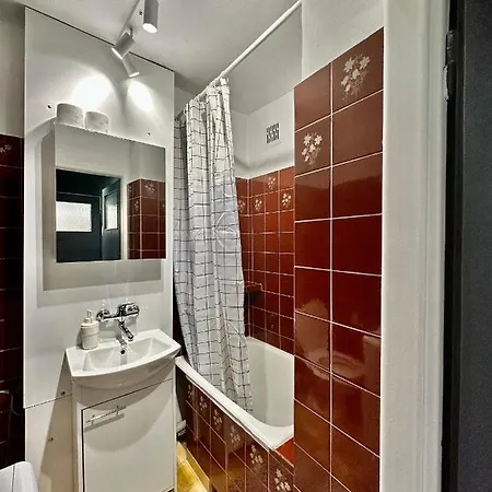 Appartement White 2 Metro Wifi 600 Mbs 75'tv Netflix, Disney+ Hbo