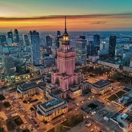 White 2 Metro Wifi 600 Mbs 75'tv Netflix, Disney+ Hbo アパート ワルシャワ