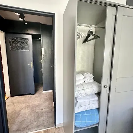 White 2 Metro Wifi 600 Mbs 75'tv Netflix, Disney+ Hbo Apartamento Varsovia