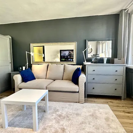 Lägenhet White 2 Metro Wifi 600 Mbs 75'tv Netflix, Disney+ Hbo Warszawa