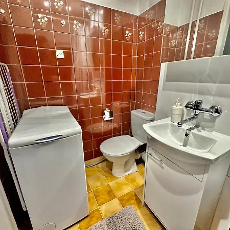 Apartamento White 2 Metro Wifi 600 Mbs 75'tv Netflix, Disney+ Hbo Varsovia