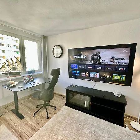 White 2 Metro Wifi 600 Mbs 75'tv Netflix, Disney+ Hbo ורשה