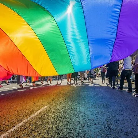 White 2 Metro Wifi 600 Mbs 75'tv Netflix, Disney+ Hbo דירה *