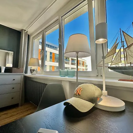 White 2 Metro Wifi 600 Mbs 75'tv Netflix, Disney+ Hbo Appartamento *