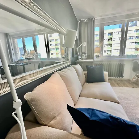 White 2 Metro Wifi 600 Mbs 75'tv Netflix, Disney+ Hbo * Varsovie