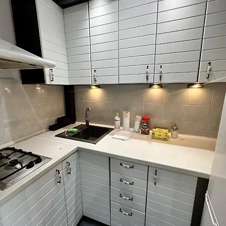 White 2 Metro Wifi 600 Mbs 75'tv Netflix, Disney+ Hbo Appartement Varsovie